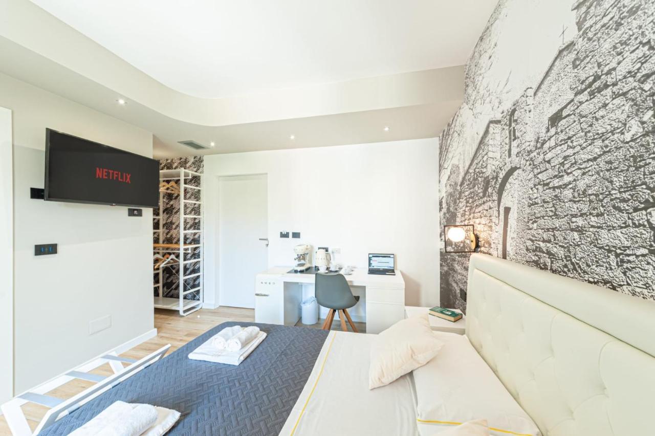Eleonore Elegant Rooms Cagliari Ngoại thất bức ảnh